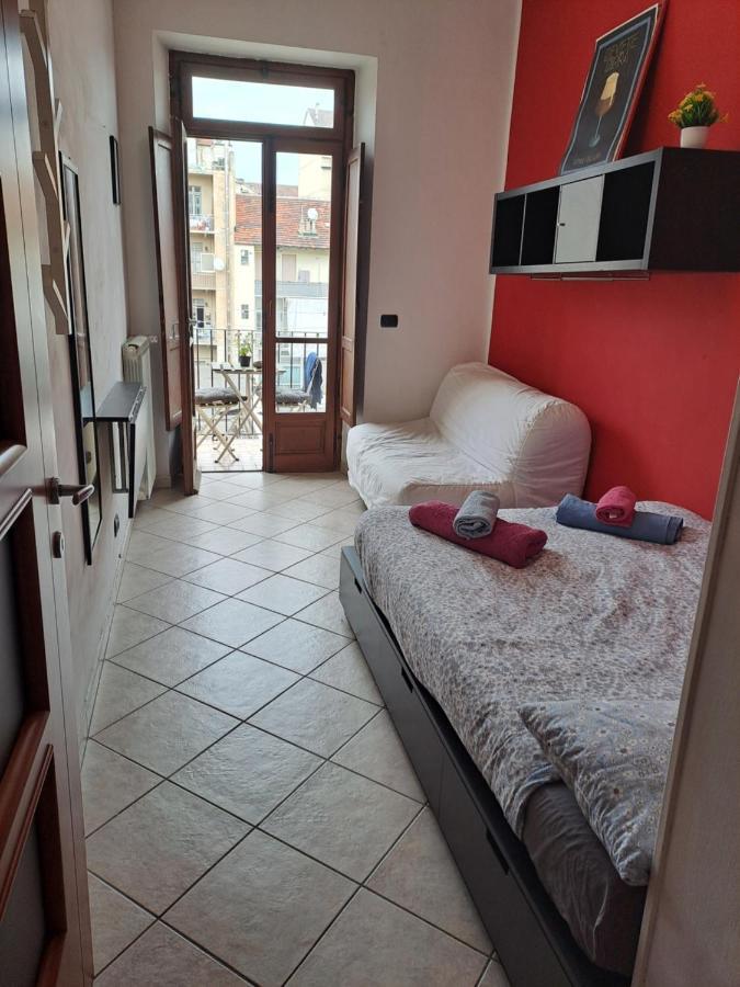 Cozy Room Stanza Close City Center In A Family House Stanza In Appartamento Condiviso Noi Viviamo In Casa Stanza In Affitto Turín Exteriér fotografie
