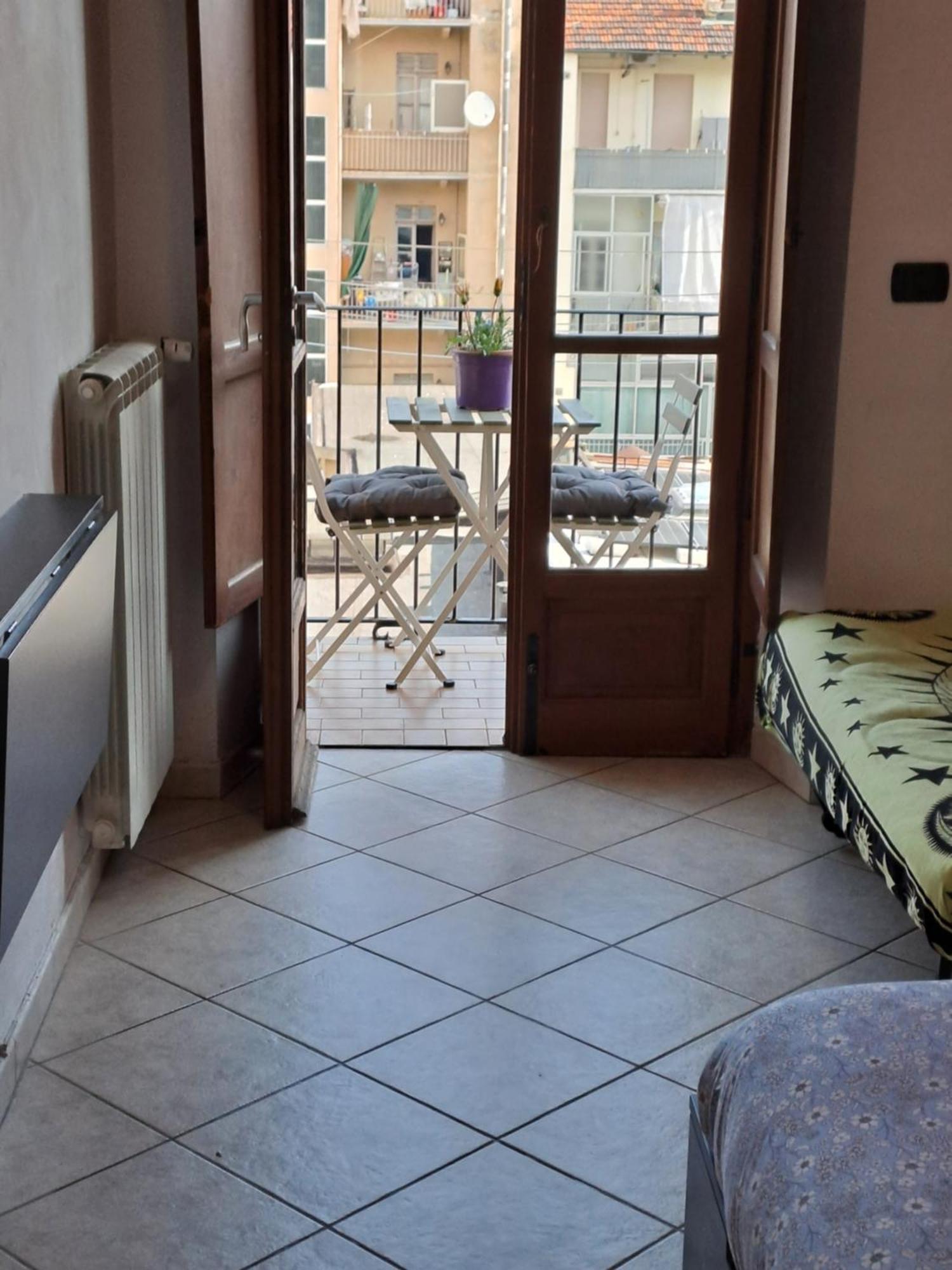 Cozy Room Stanza Close City Center In A Family House Stanza In Appartamento Condiviso Noi Viviamo In Casa Stanza In Affitto Turín Pokoj fotografie